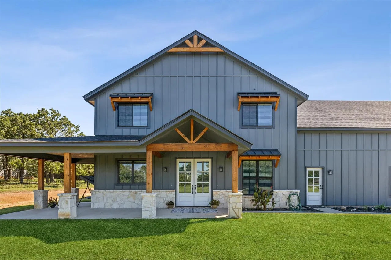 BG-20049 Kingswood Barndominium House Plan