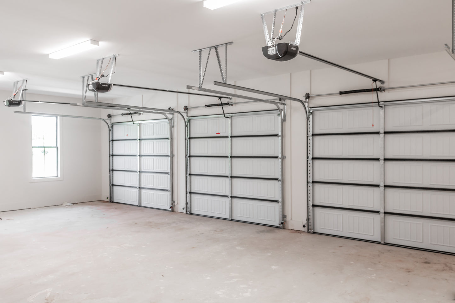 HPZ-26004 Donna Farmhouse Plan