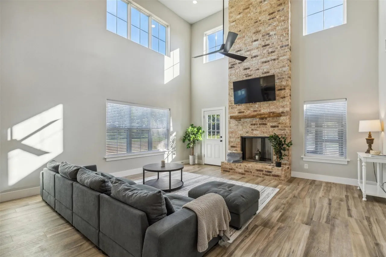 BG-20049 Kingswood Barndominium House Plan