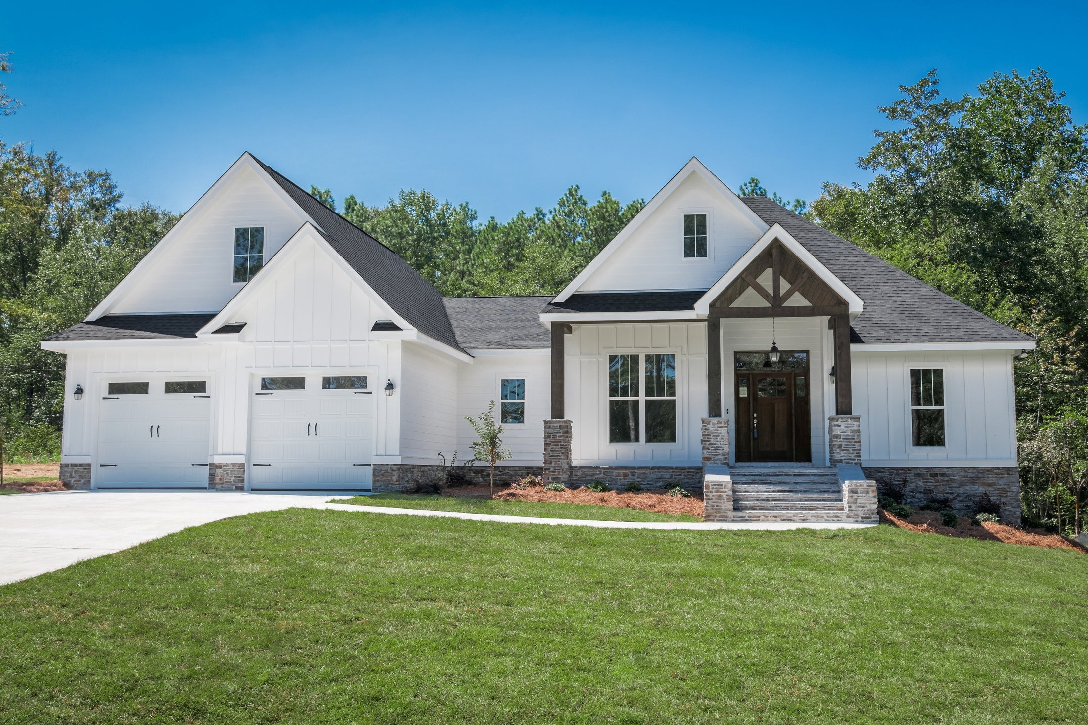 HPZ-26016 Sullivan Farmhouse Plan – Barndominium Plans